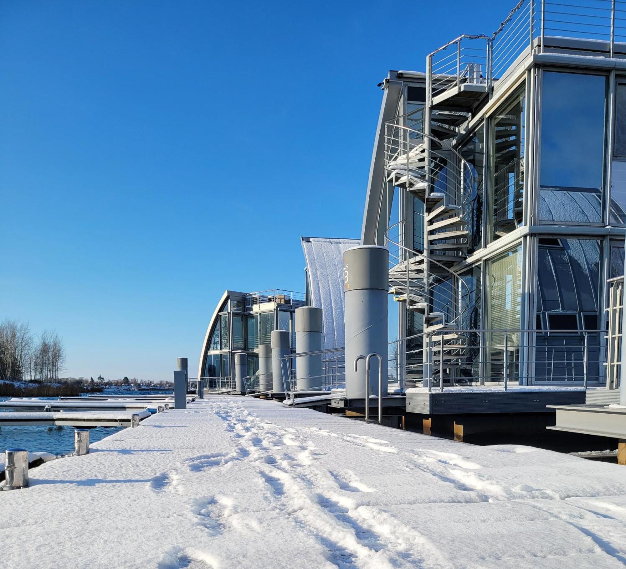 Schwimmendes Ferienhaus Sky Elsterheide Extérieur photo