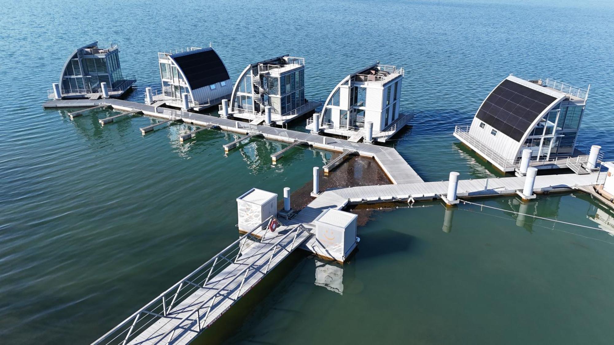 Schwimmendes Ferienhaus Sky Elsterheide Extérieur photo